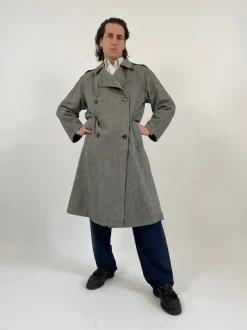 Cappotto doppiopetto anni '70 in lana con trama spigata