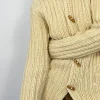 Cardigan in lana con alamari