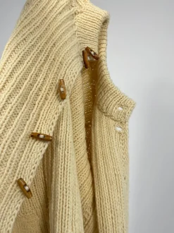 Cardigan in lana con alamari
