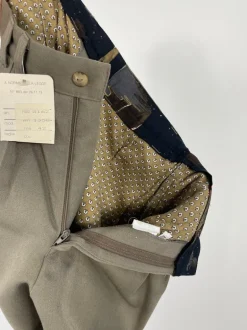 Pantaloni anni '70 con pence