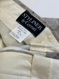 Pantaloni con pence in pura lana