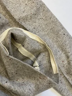 Pantaloni con pence in pura lana