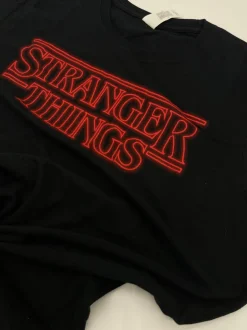 T-shirt Strangers Things